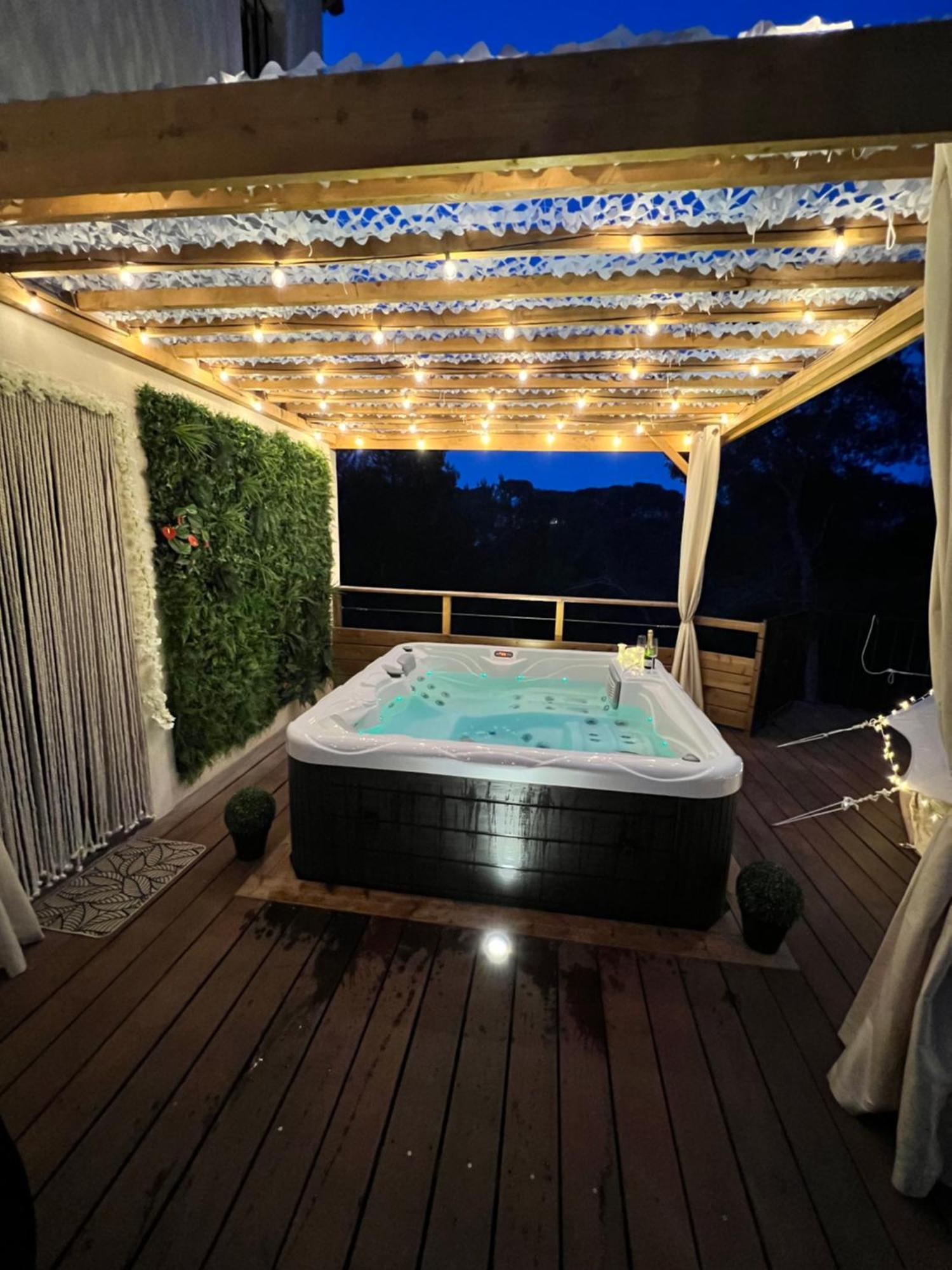 Love Room Tente Lodge Spa Mfg Chez C&C, Exclusivement Reservee Aux Adultes Cantaron Eksteriør billede