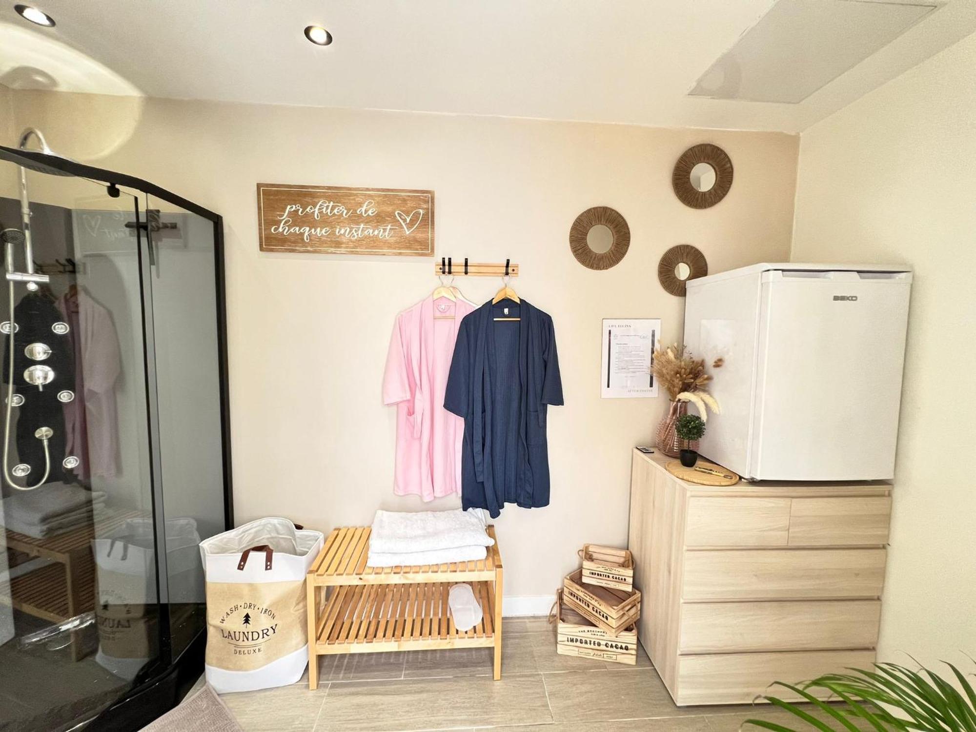 Love Room Tente Lodge Spa Mfg Chez C&C, Exclusivement Reservee Aux Adultes Cantaron Eksteriør billede