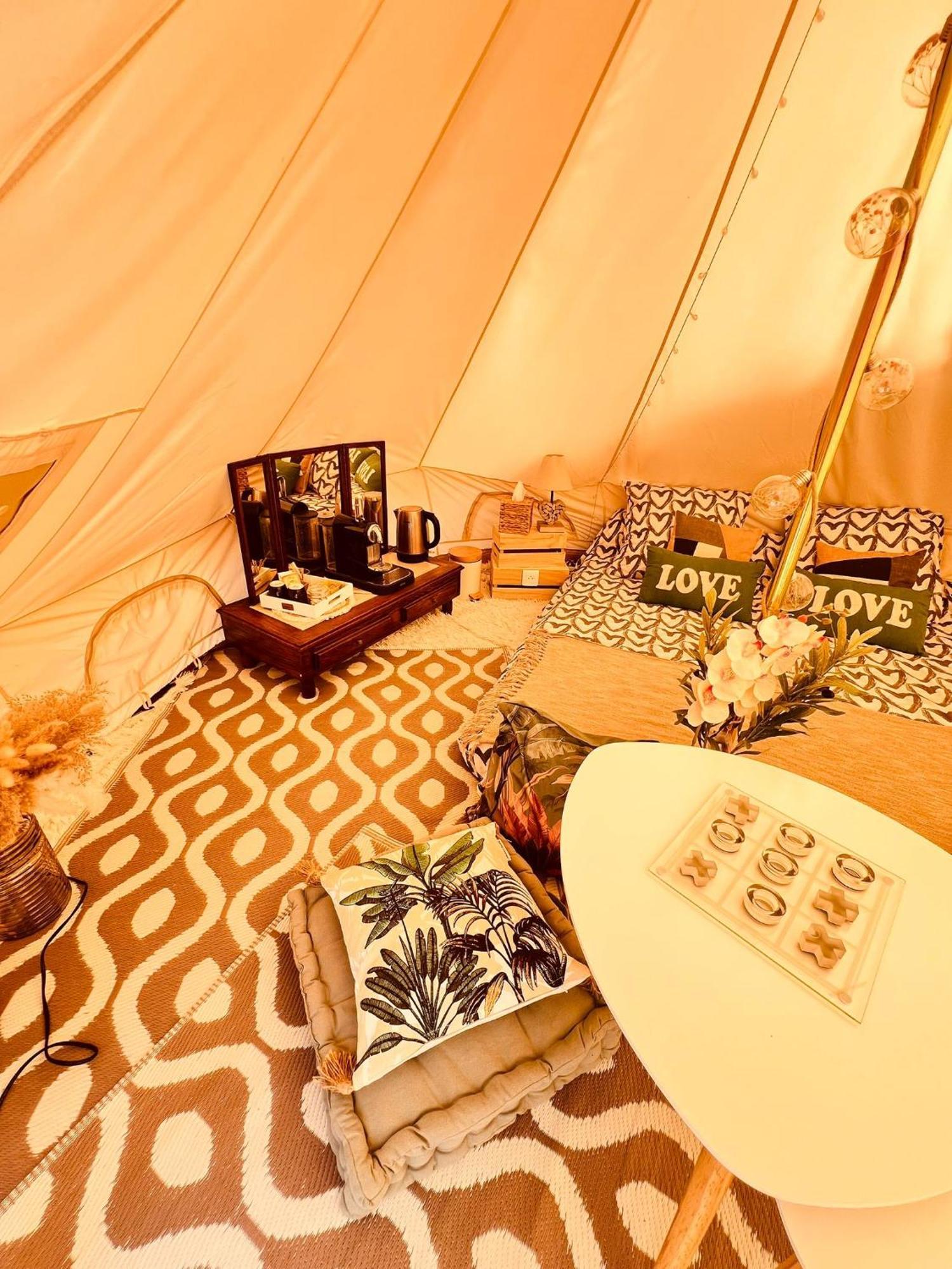 Love Room Tente Lodge Spa Mfg Chez C&C, Exclusivement Reservee Aux Adultes Cantaron Eksteriør billede