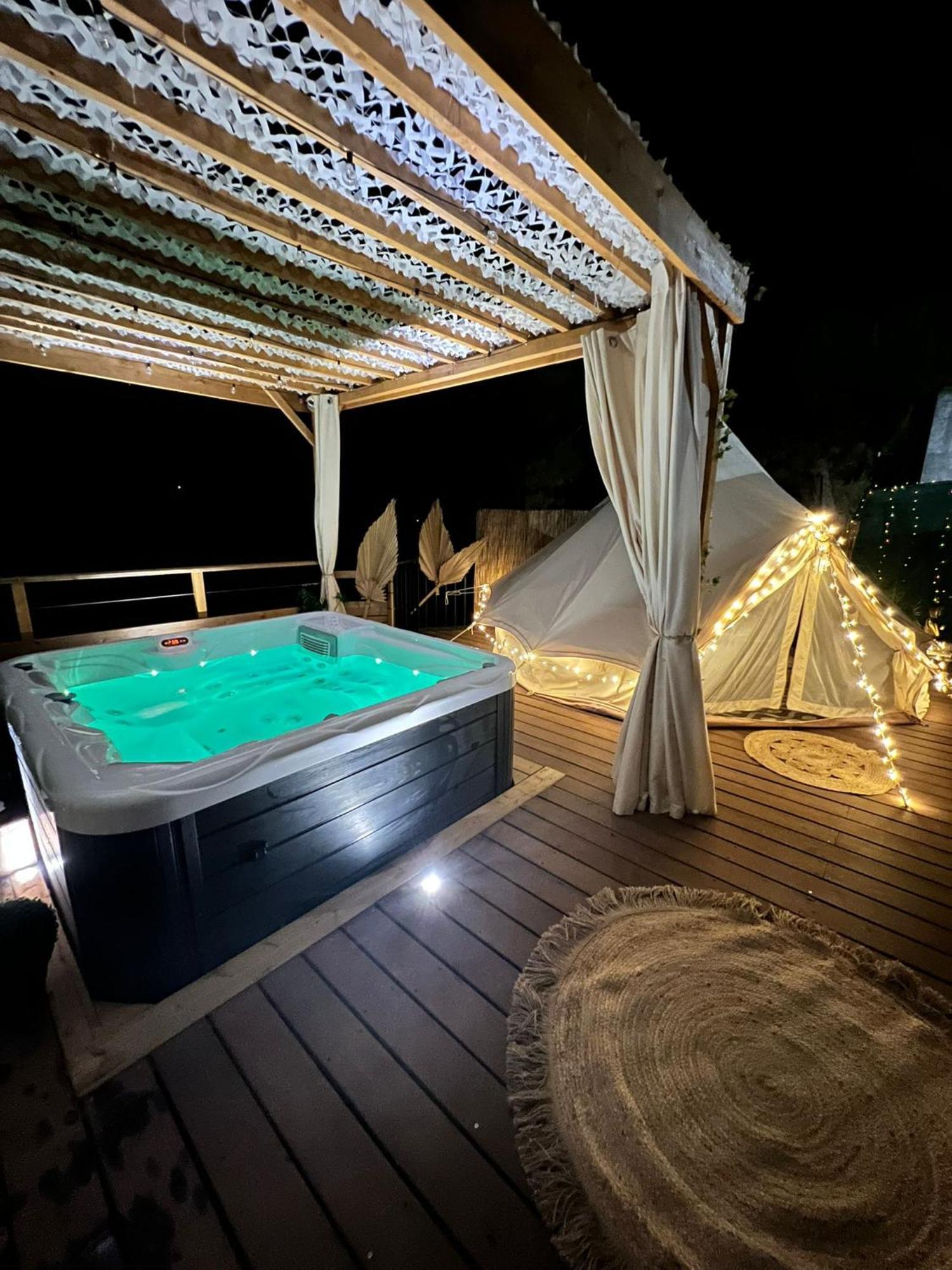 Love Room Tente Lodge Spa Mfg Chez C&C, Exclusivement Reservee Aux Adultes Cantaron Eksteriør billede