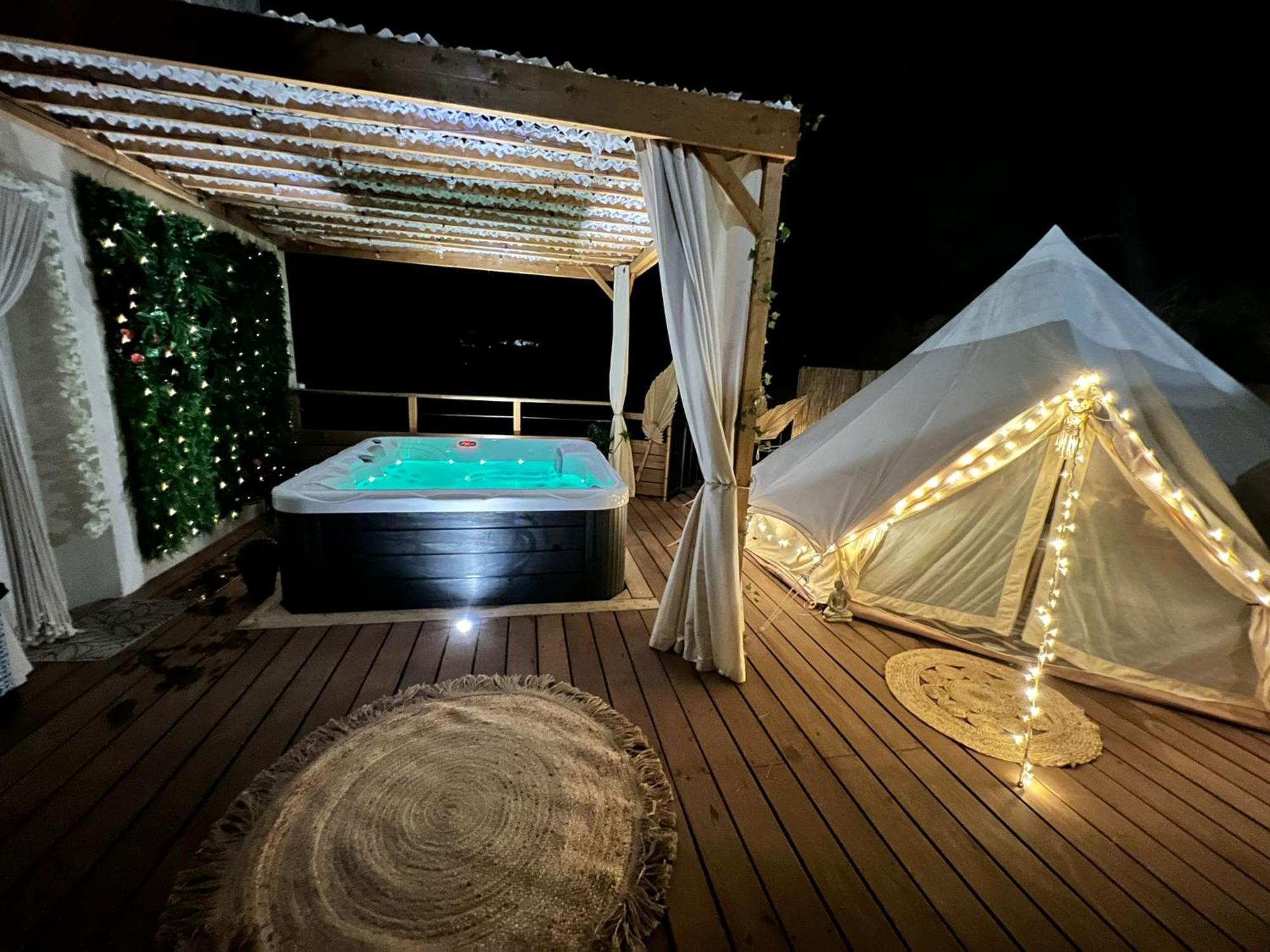 Love Room Tente Lodge Spa Mfg Chez C&C, Exclusivement Reservee Aux Adultes Cantaron Eksteriør billede