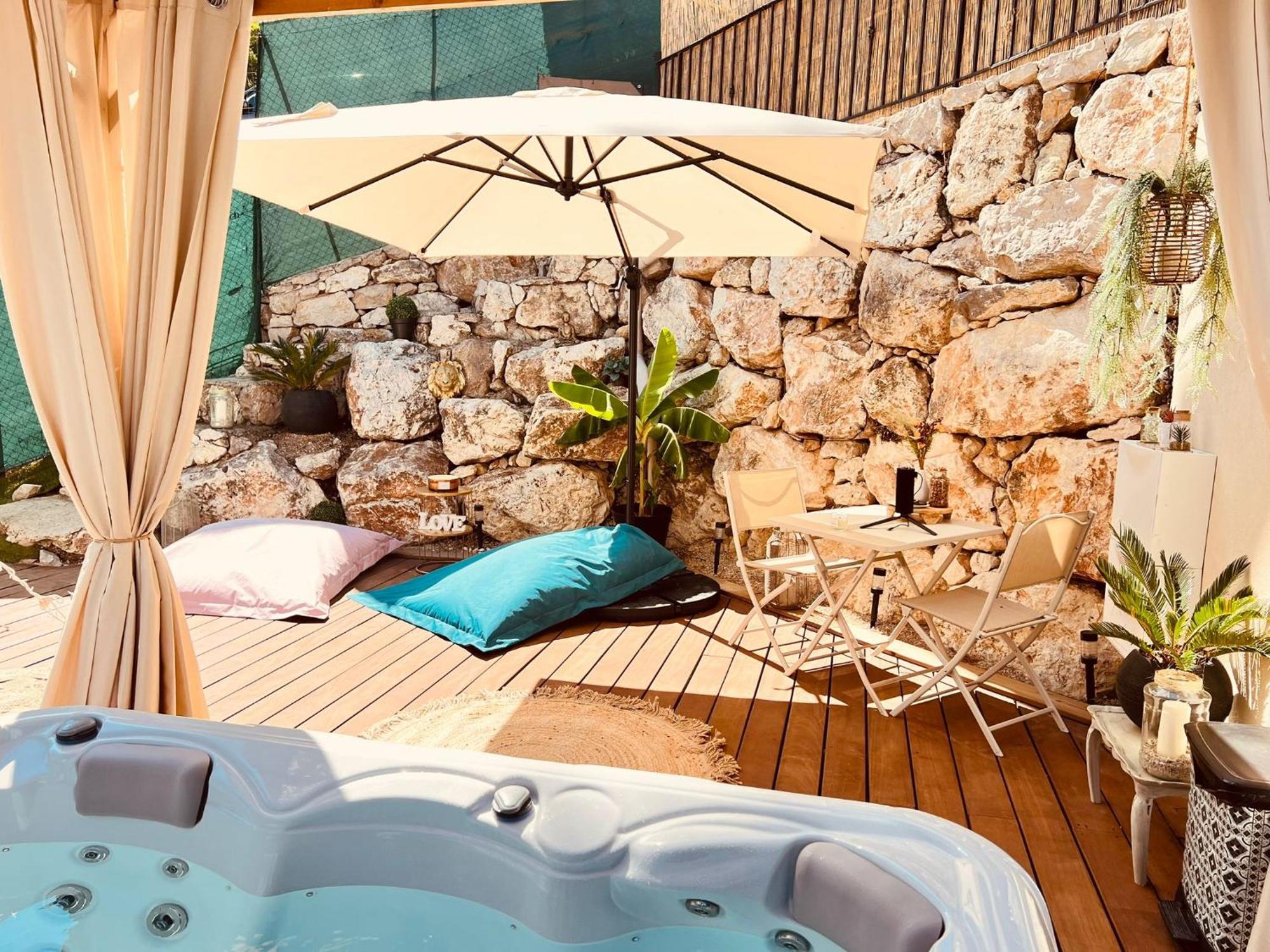 Love Room Tente Lodge Spa Mfg Chez C&C, Exclusivement Reservee Aux Adultes Cantaron Eksteriør billede